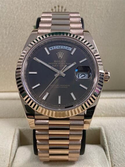 Rolex Day-Date 40 - 2023 - Chocolate Index Dial - 228235 *FULL SET*