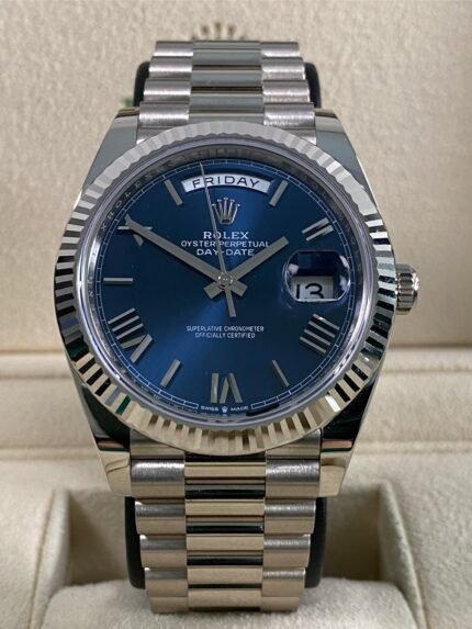 Rolex Day-Date 40 - 2026 - Blue Roman Dial - 228239 *FULL SET*