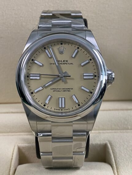 Rolex Oyster Perpetual 41 - 2026 - Beige Dial - 134300 *FULL SET*