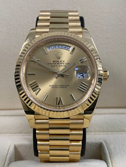 Rolex Day-Date 40 - 2022 - Champagne Roman Dial - 228238