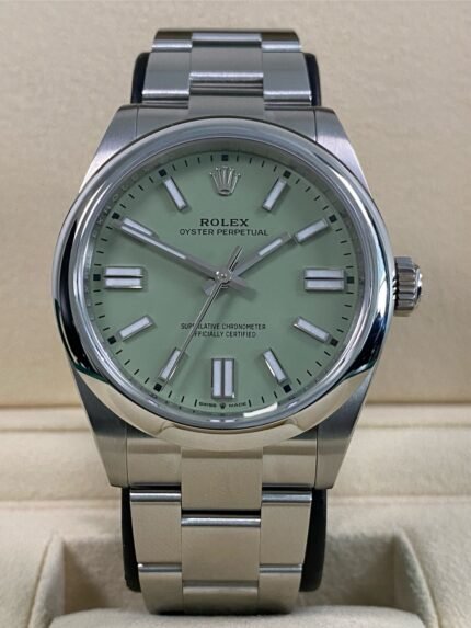 Rolex Oyster Perpetual 41 - 2026 - Pistachio Dial - 134300 *FULL SET*